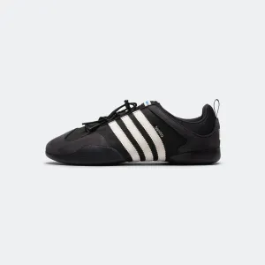 Ballerina x Bad Bunny - Core Black/Core White-Carbon