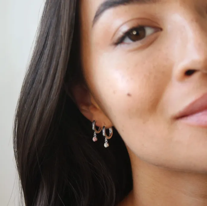 Daisy London HOWLITE HEALING HUGGIE HOOPS HE3006_SLV