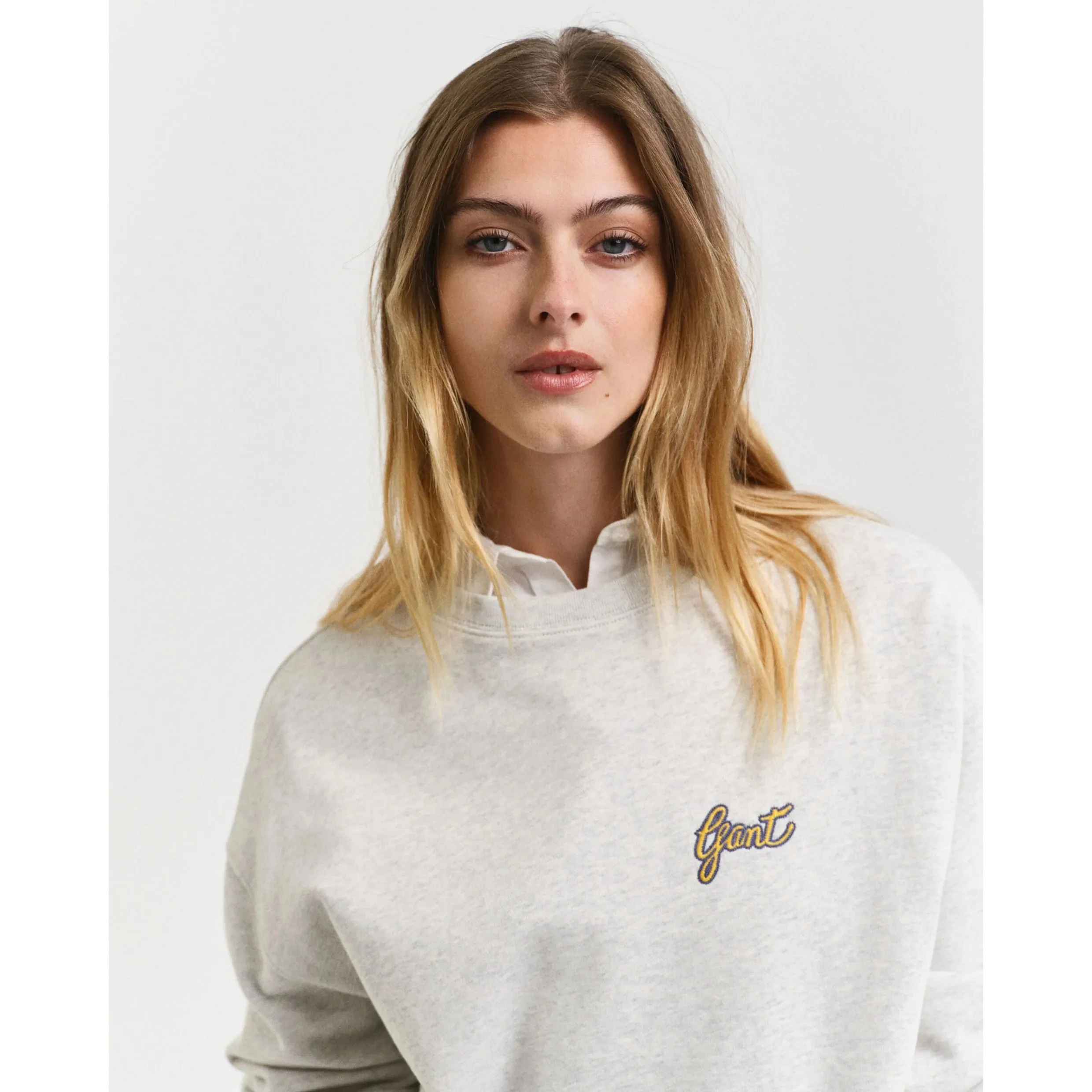 GANT Script Graphic Crew Neck Sweatshirt Grey Melange 4201239