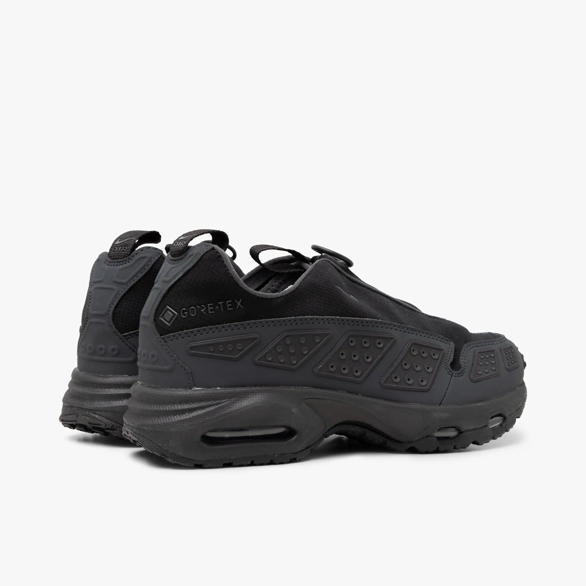 Nike Women's Air Max SNDR GORE-TEX Black / Dark Smoke Grey