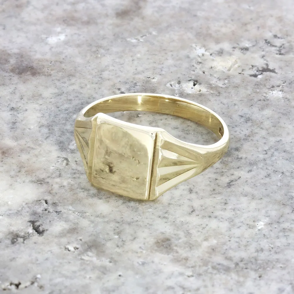 Pre Owned 9ct Yellow Gold Mens Square Signet Ring