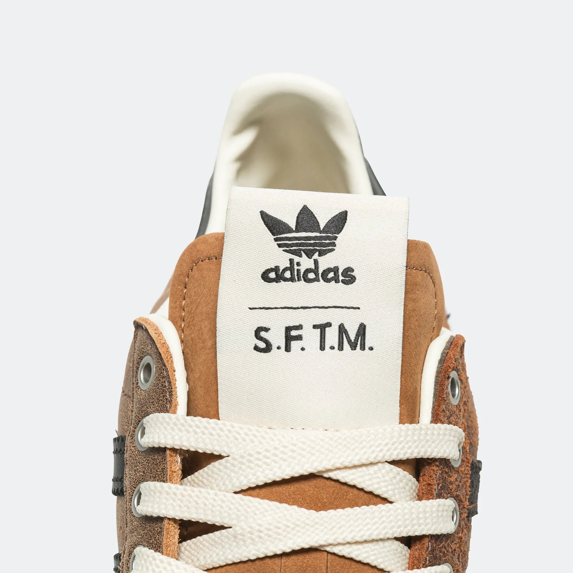 Superstar 82 x SFTM - Toast/Core Black-Cream White