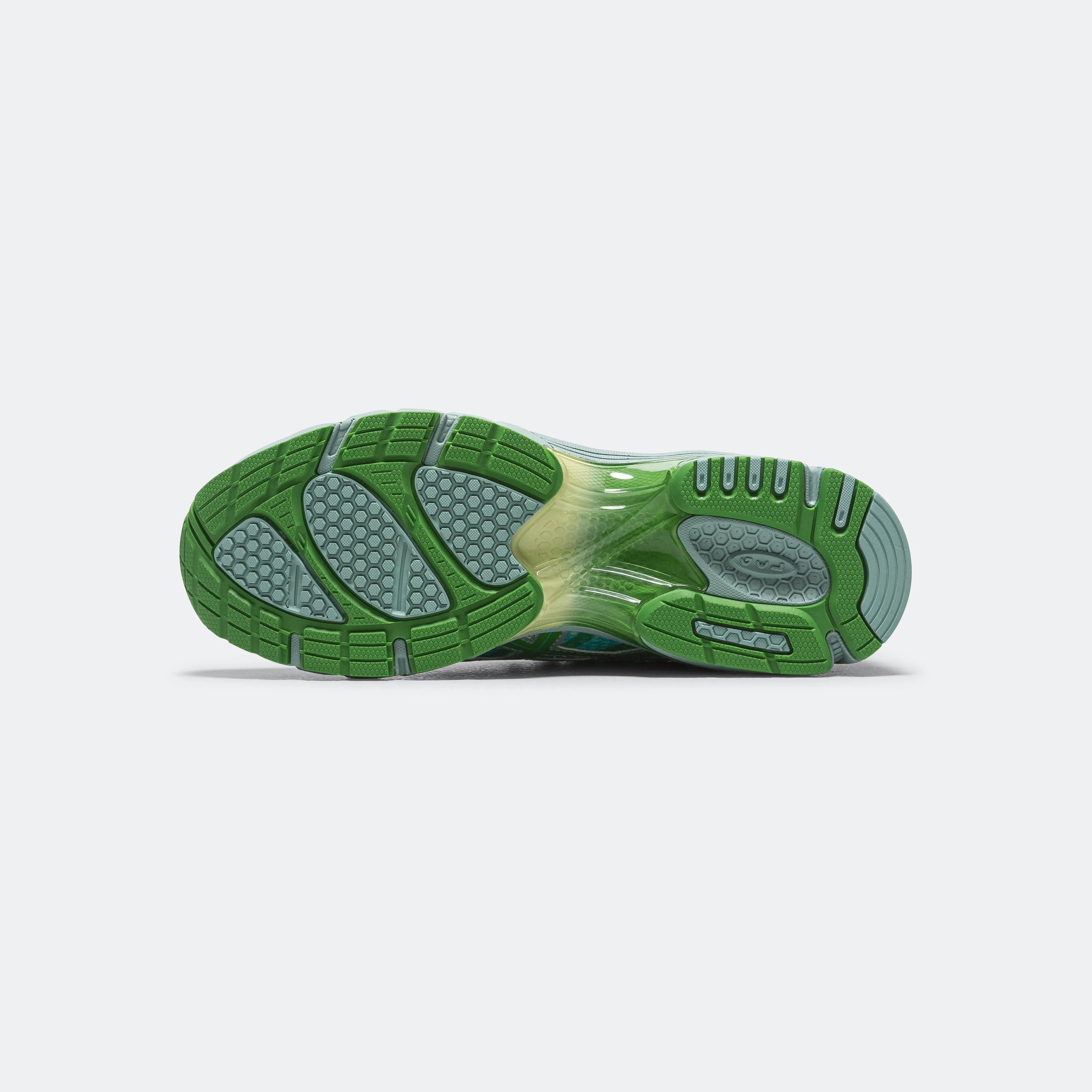 UB9-S GEL-DS Trainer 14 - Waterfall/Lichen Rock